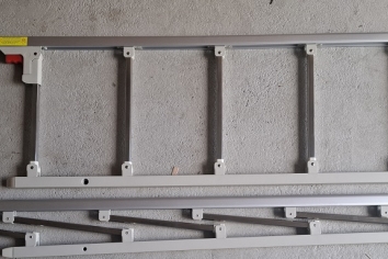 Barierki boczne do łóżka szpitalnego